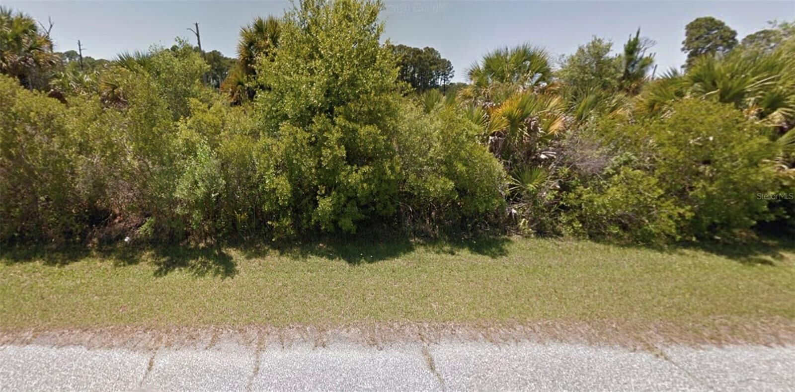 Property Photo: 301 Lakewood Lane FL 33953