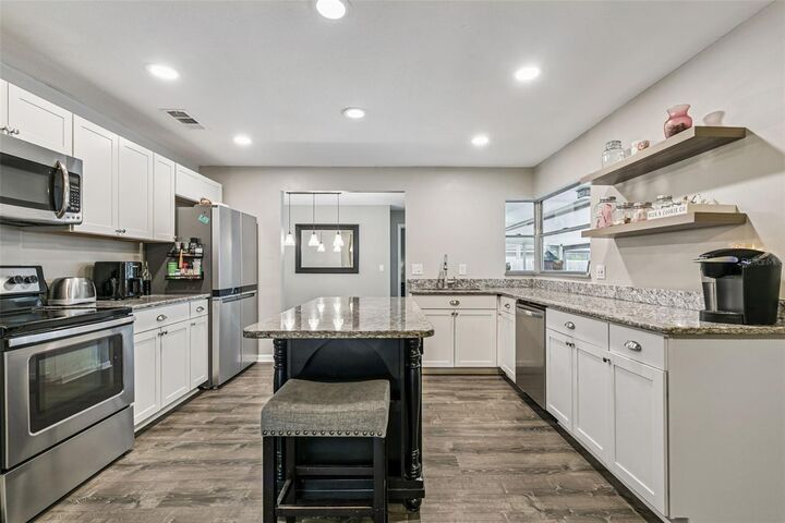 Property Photo: 895 Palmetto Street FL 32765