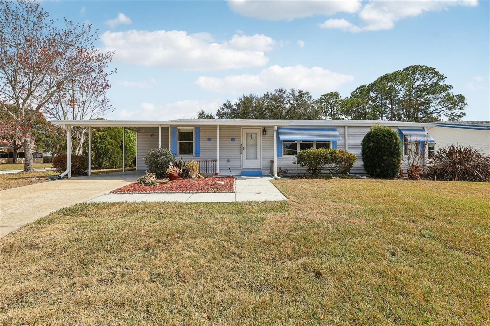 Property Photo: 1024 Hilltop Road FL 32778