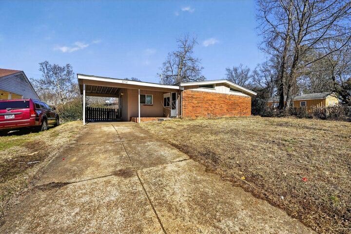 Property Photo: 2712 McGregor Ave TN 38127