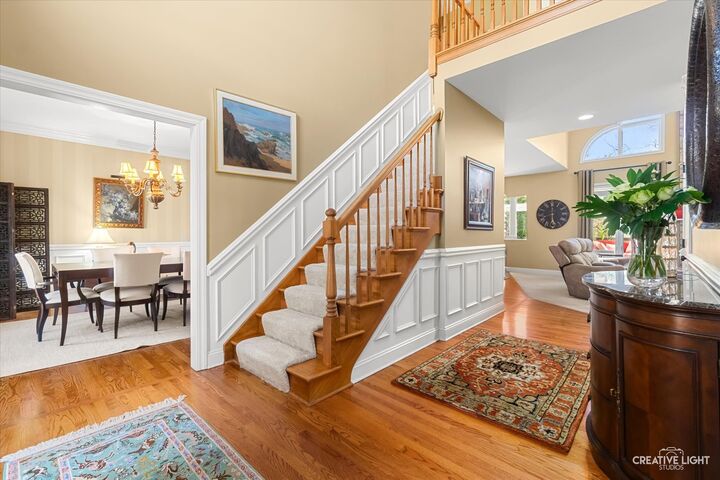 Property Photo:  982 Jennifer Court  IL 60554 