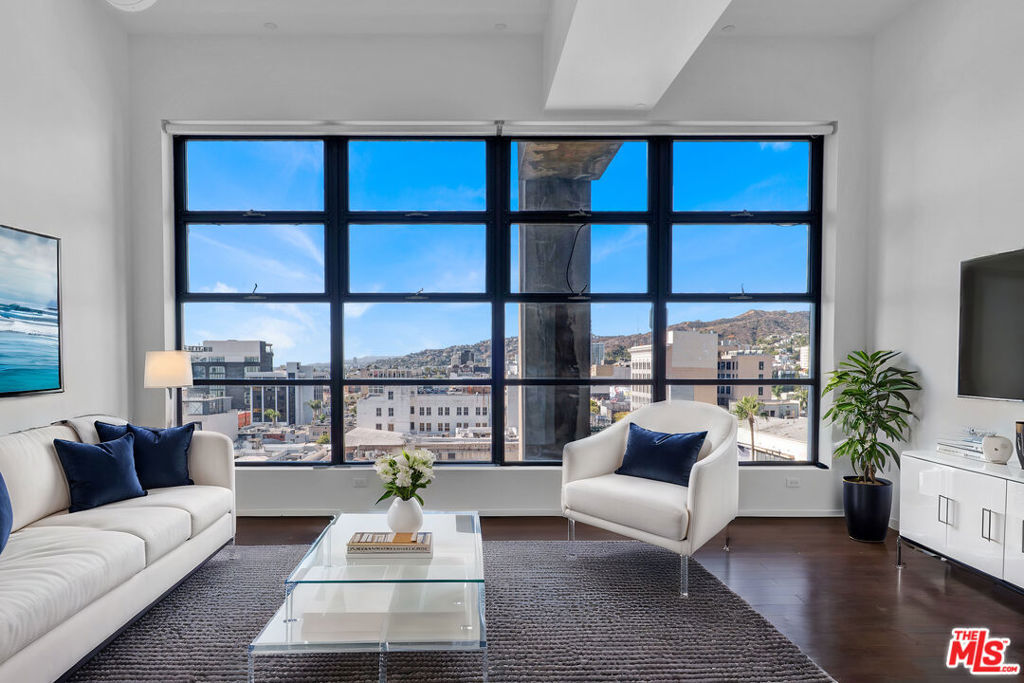 Property Photo: 1645 Vine Street 711 CA 90028