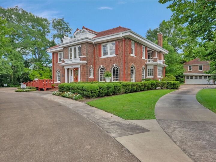 Property Photo:  107 W Kerr Avenue  TX 74904 