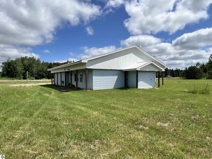 Property Photo:  6020 E 34 Road  MI 49601 