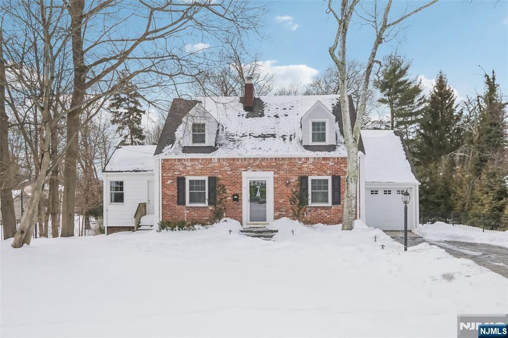 Property Photo:  19 Linwood Avenue  NJ 07432 