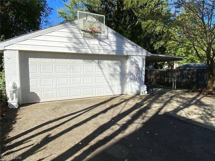 Property Photo: 101 Ridgeway Street OH 44471