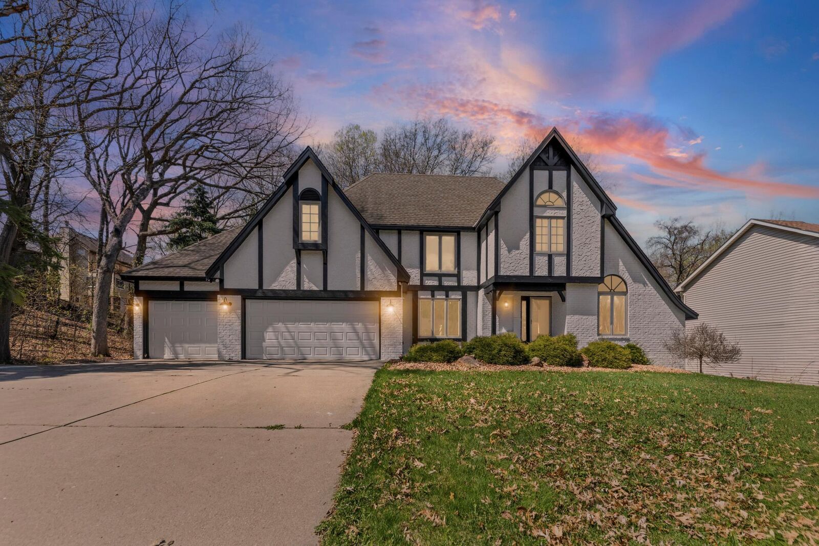Property Photo:  515 Marnie Street S  MN 55119 