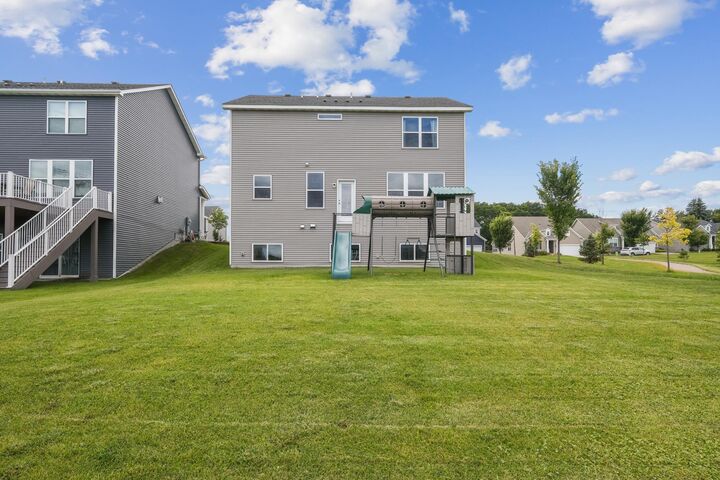 Property Photo:  5515 Annapolis Lane N  MN 55446 