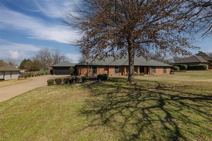 Property Photo: 1745 Summer Lane TX 76262