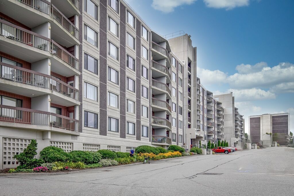 Property Photo:  1500 Worcester 426  MA 01702 