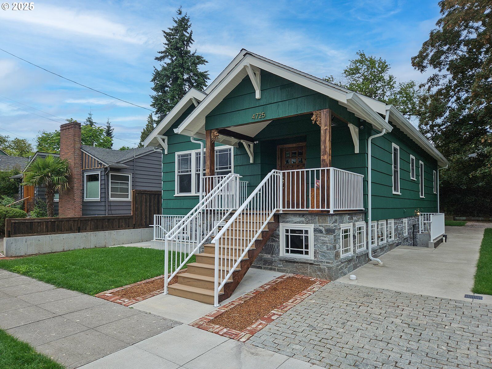 Property Photo:  4725 NE 22nd Ave  OR 97211 