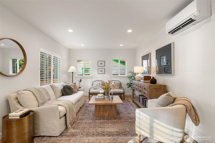 Property Photo: 14016 2nd Avenue NW WA 98177