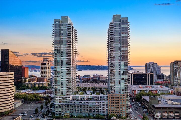 Property Photo:  588  Bell Street 710S  WA 98121 