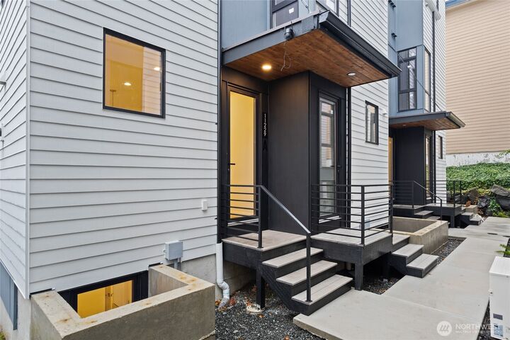 Property Photo:  11229  Greenwood Avenue N B  WA 98133 