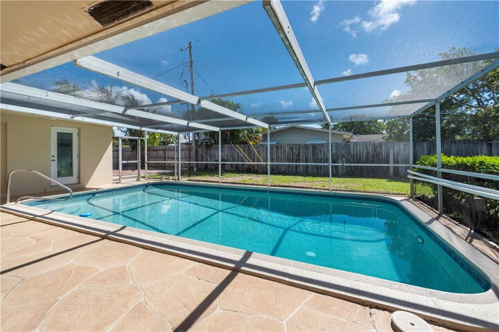 Property Photo: 5200 NE 15th Avenue FL 33334