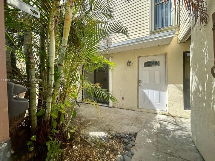 Property Photo:  645 Executive Center Dr R101  FL 33401 