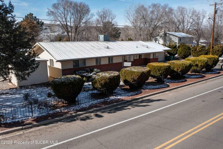 Property Photo: 1705 Glade Road NM 87401