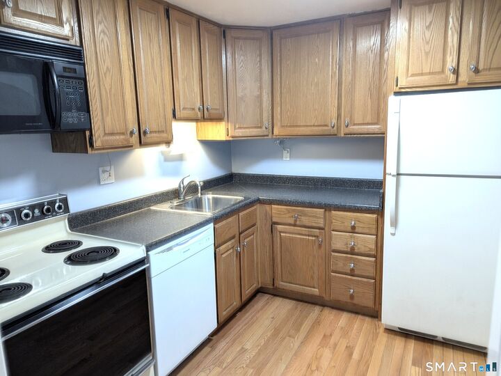 Property Photo:  165 South Street 3  CT 06066 