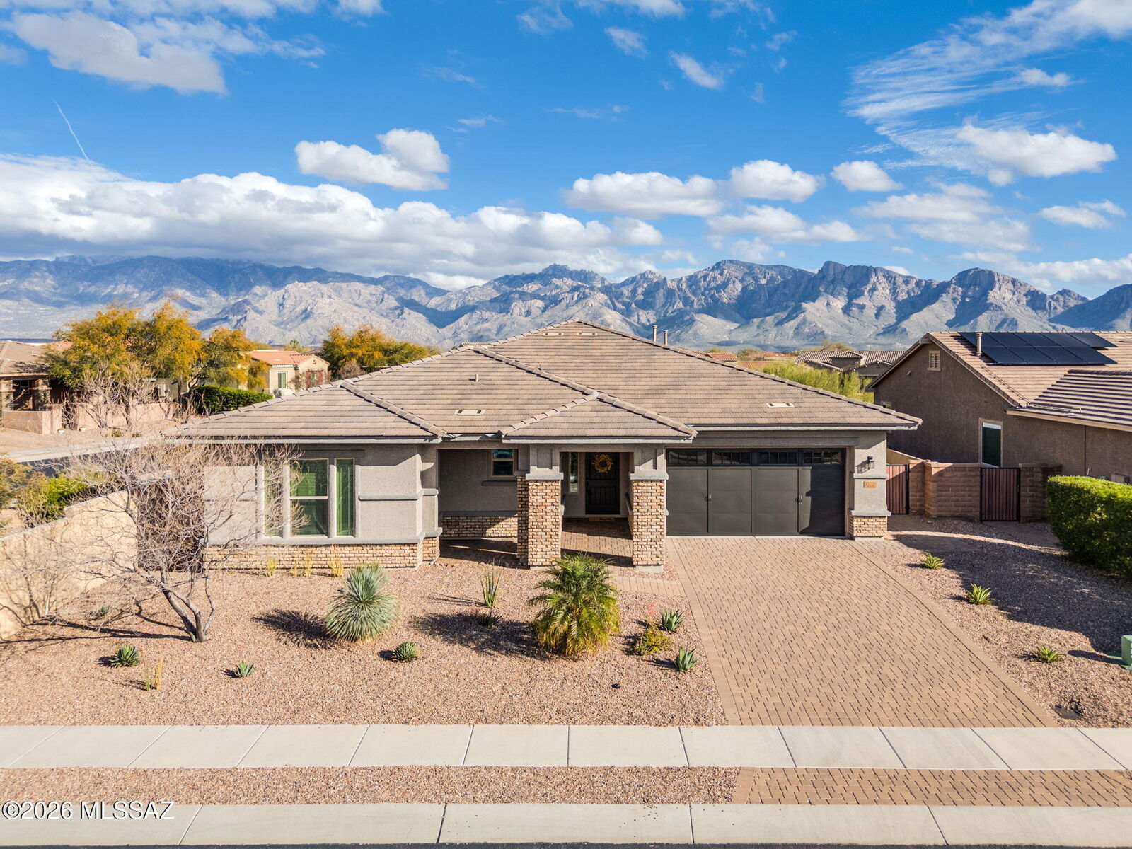 Property Photo:  13220 N Fluffgrass Place  AZ 85755 