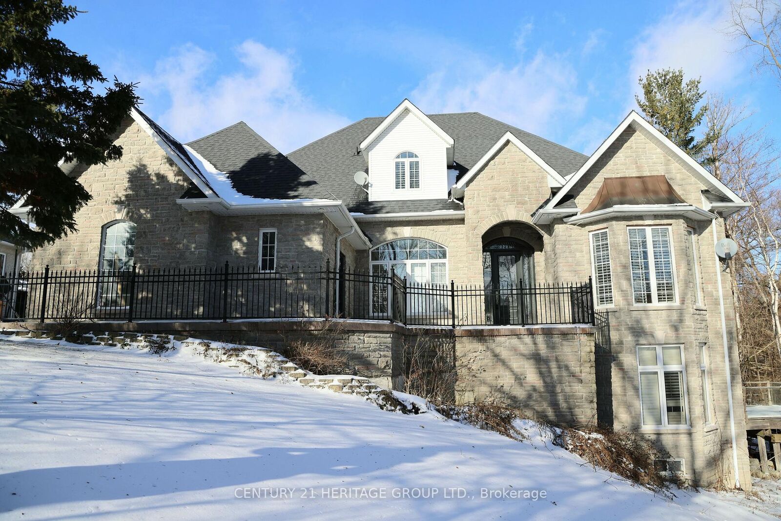 Property Photo:  369 Coventry Hill Trail  ON L3X 2A1 