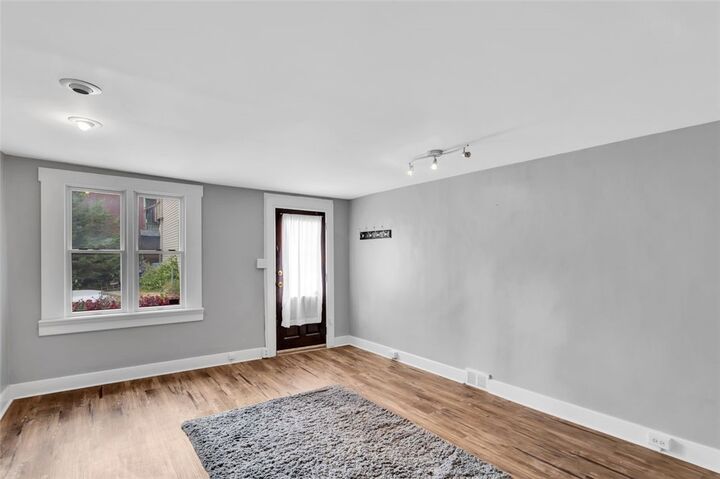 Property Photo:  602 Middle St  PA 15212 