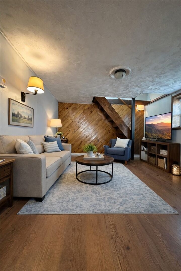 Property Photo:  33 Violet Ave  PA 15301 