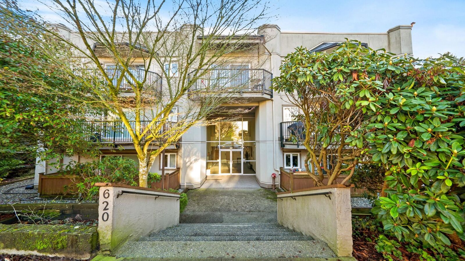 Property Photo:  620 Blackford Street 302  BC V3M 1R6 