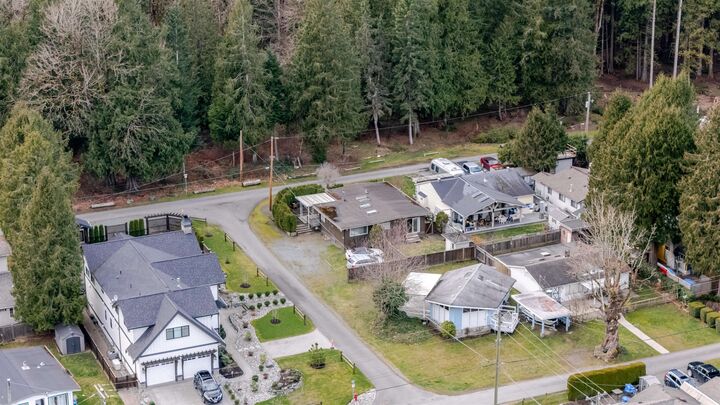Property Photo: 1876 Vera Road BC V2R 4X1