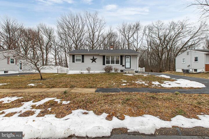 Property Photo:  404 Tamara Circle  DE 19711 