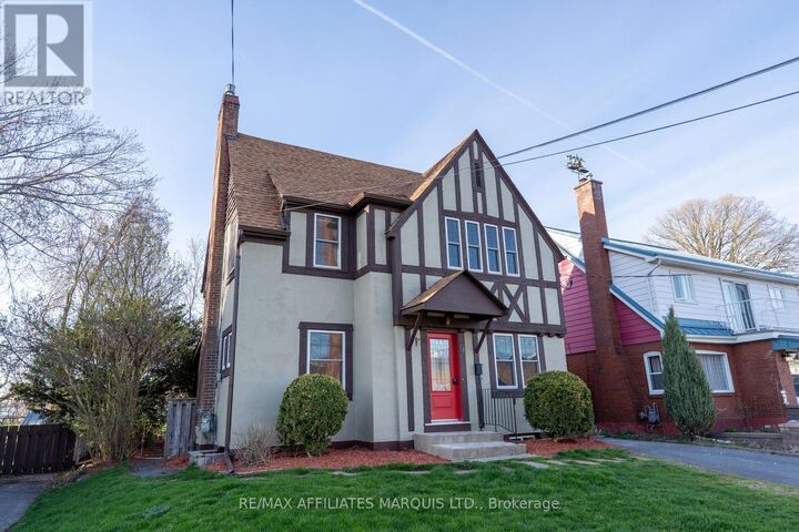 Property Photo:  9 Old Orchard Avenue  ON K6H 2H1 