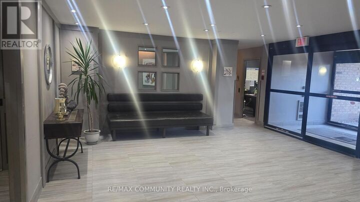 Property Photo: 260 Davis Drive 907 ON L3Y 7C3