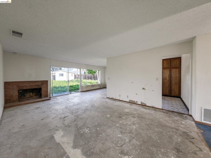 Property Photo: 8093 Del Monte Ave CA 94560