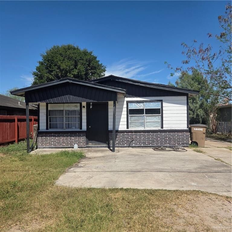 Property Photo:  1117 E Fay Street  TX 78539 
