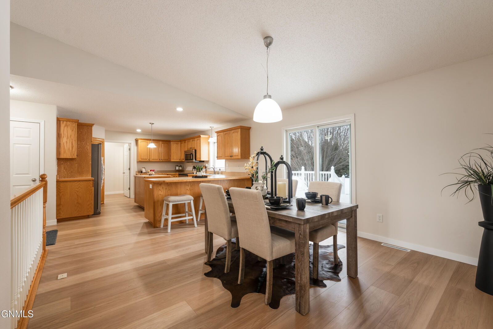 Property Photo:  436 E Calgary Avenue  ND 58503 