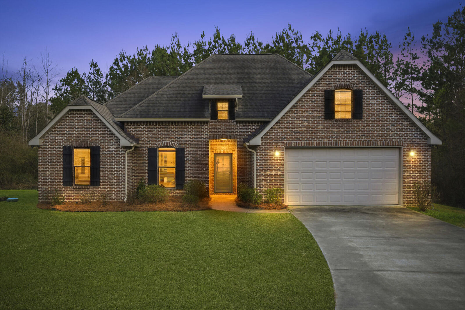 Property Photo: 20 Lariat Ln. MS 39402