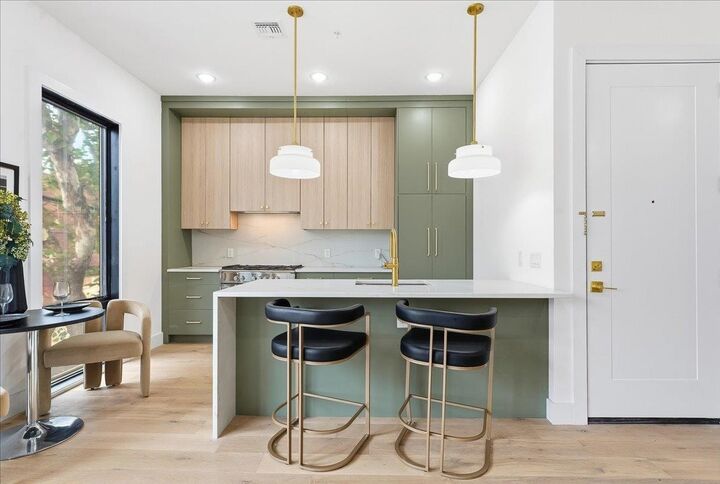 Property Photo:  100 Webster Ave 2  NJ 07307 