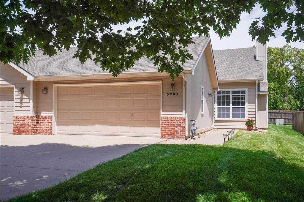 Property Photo:  5200 Congressional Place  KS 66049 