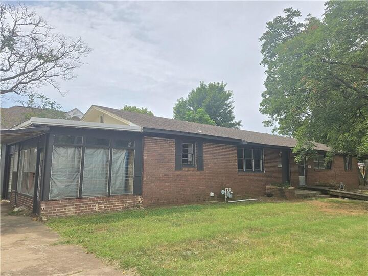 Property Photo:  401 W 1st Street  KS 67335 
