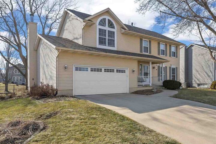 Property Photo:  320 Stoney Creek Rd NW  IA 52405 