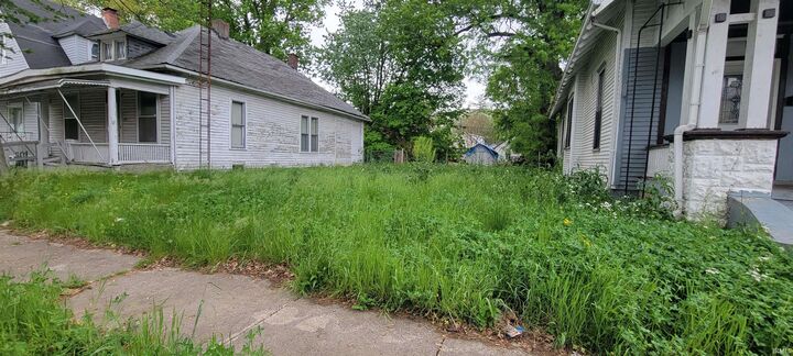 Property Photo:  510 S Bedford Avenue  IN 47713 