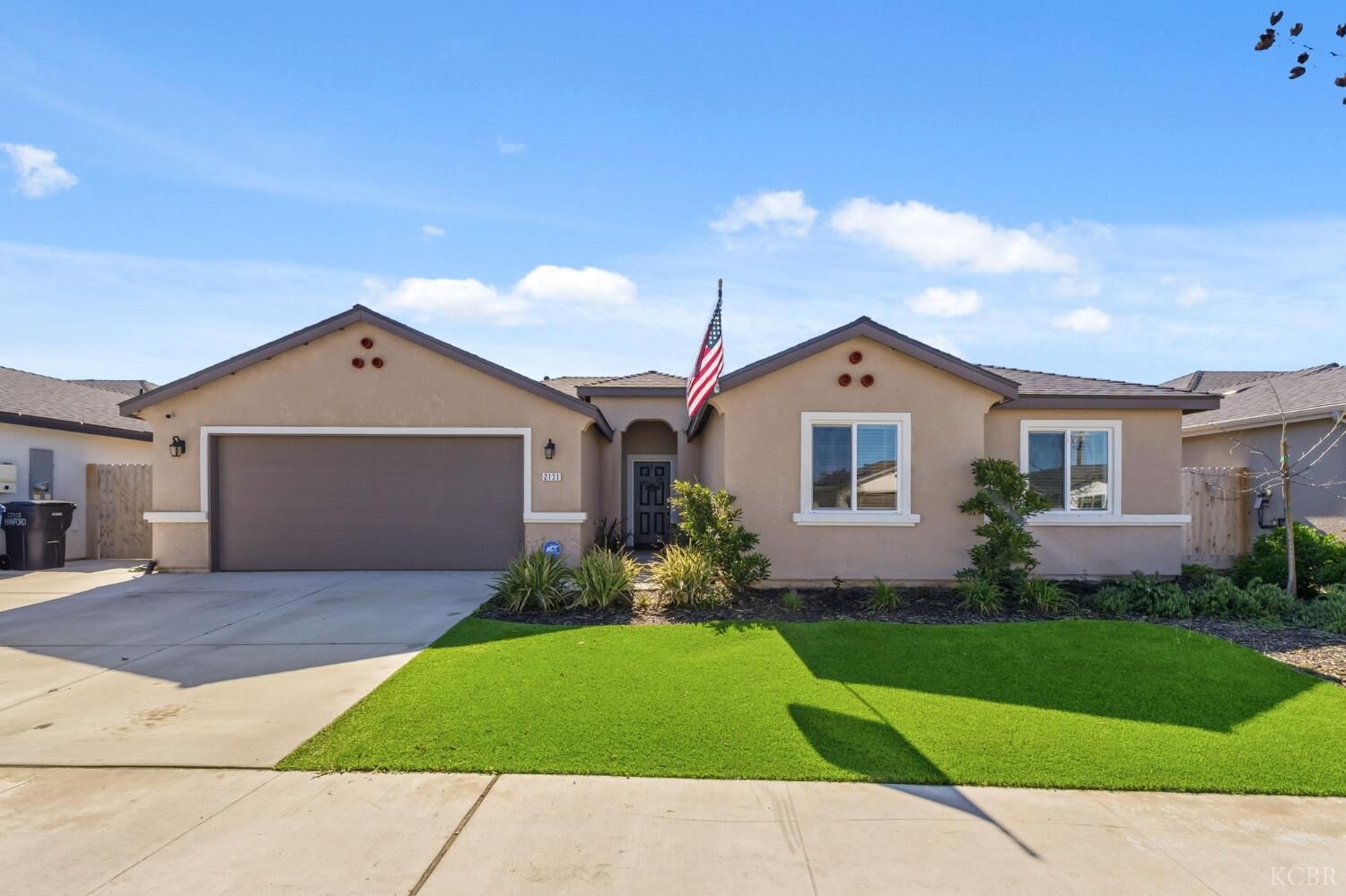 Property Photo: 2131 W Ambassador Way CA 93230