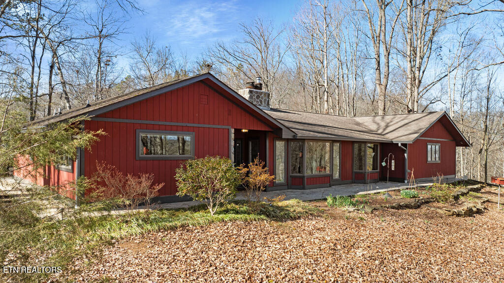 Property Photo: 804 S Shiloh Rd TN 37865