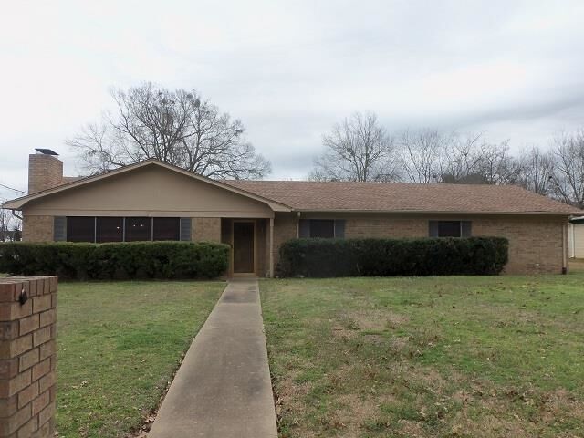 Property Photo:  2600 Redbud Street  TX 75662-2600 