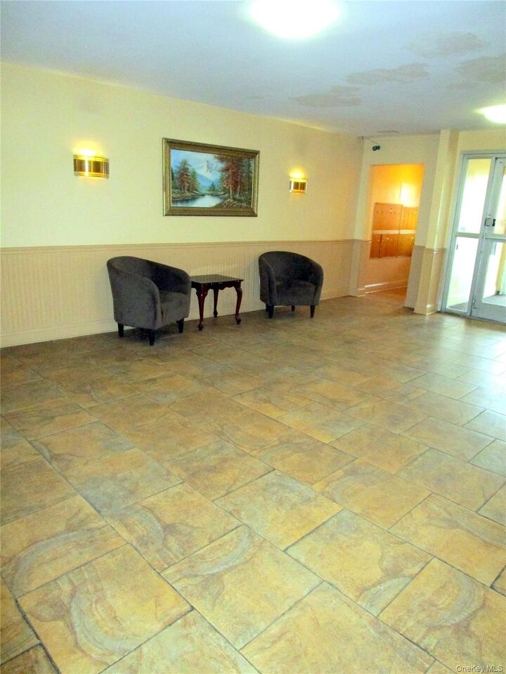 Property Photo:  255 Bronx River Road 3K  NY 10704 