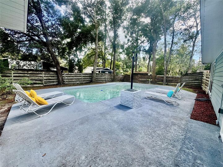 Property Photo:  5407 SW 82nd Terrace  FL 32608 