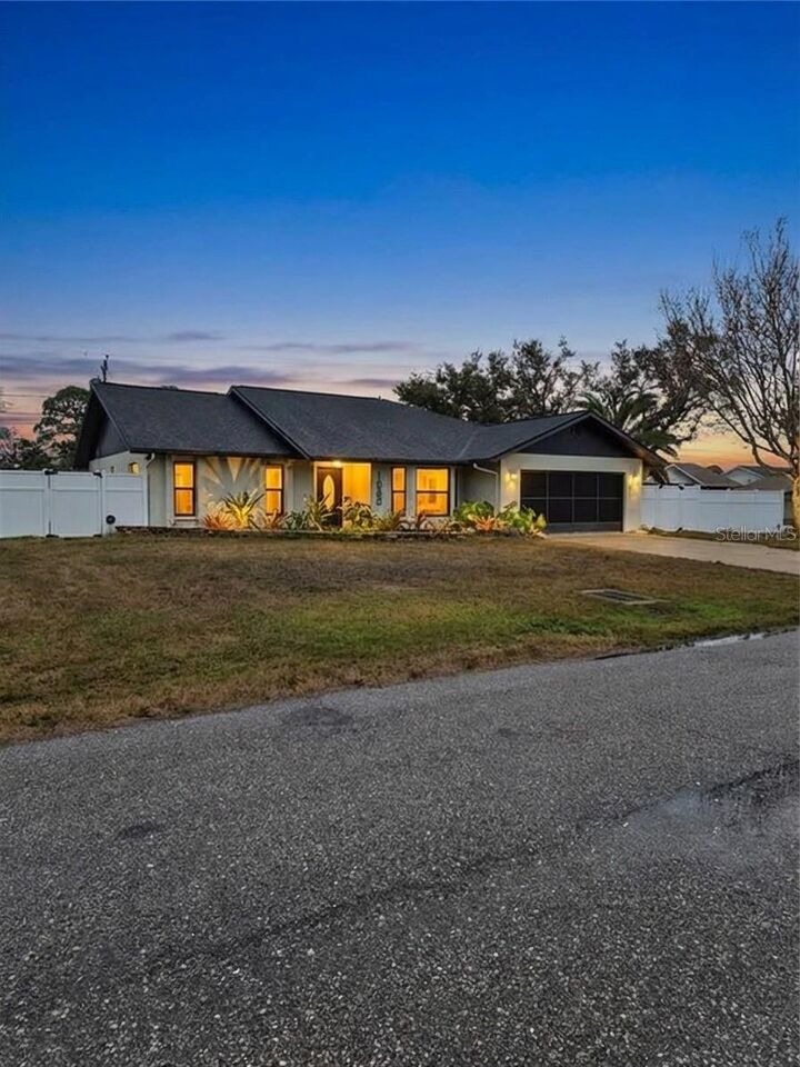 Property Photo:  1080 Leeward Road  FL 34293 