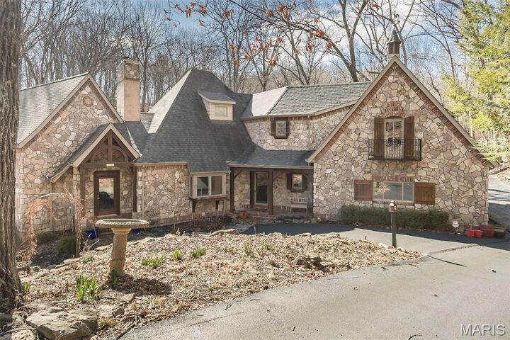 Property Photo:  832 Stone Bridge Springs Drive  MO 63005 