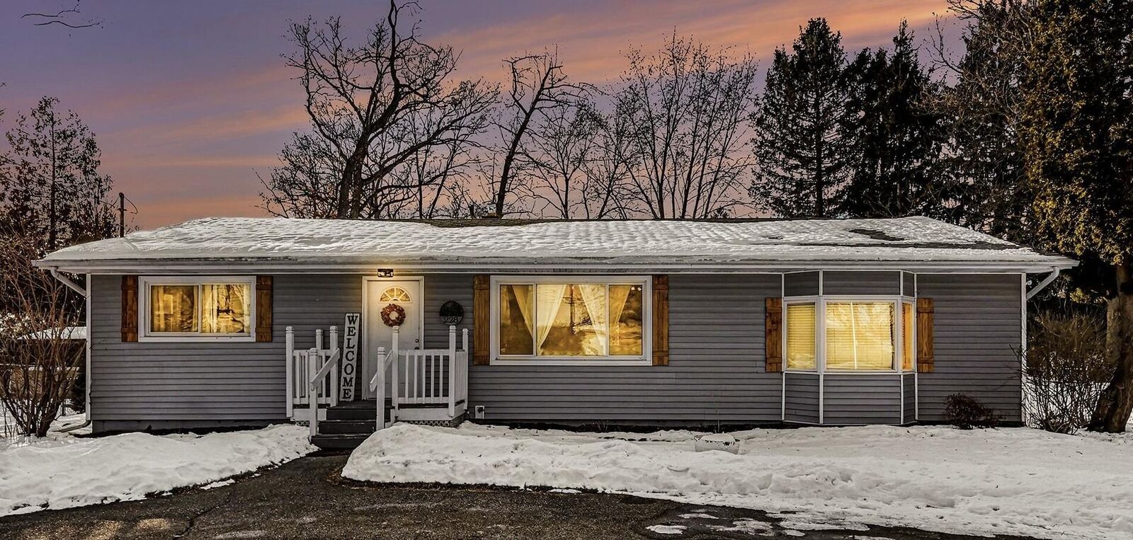 Property Photo:  228 Eastlawn  MI 49269 