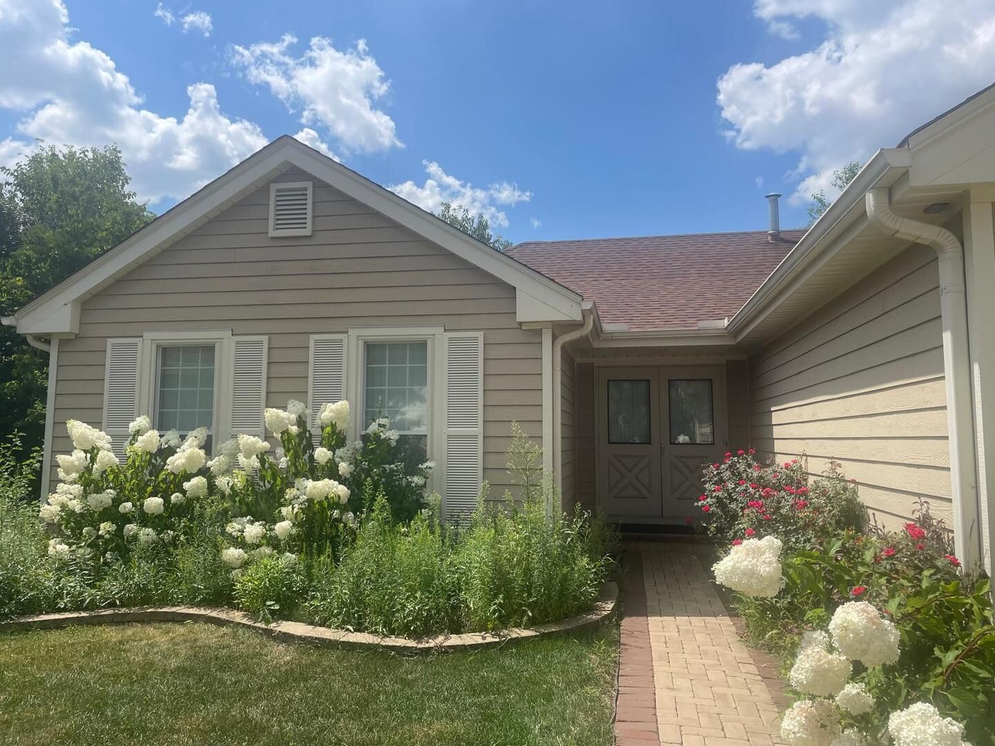 Property Photo: 1548 Bunescu Court IL 60089