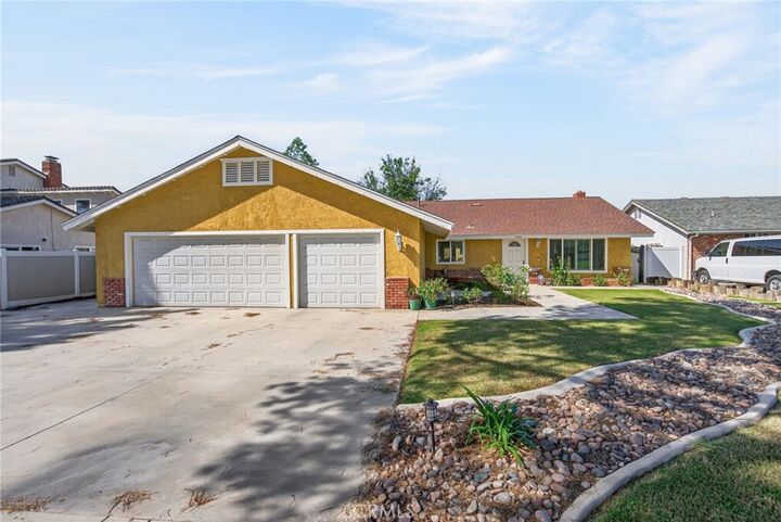 Property Photo: 1044 Meadowview Court CA 92878